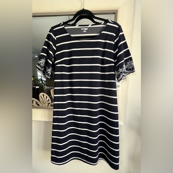 Kim Rogers Dresses & Skirts - Petite Medium. Kim Rogers Navy & White Striped Embroidered Scallop Sleeves.